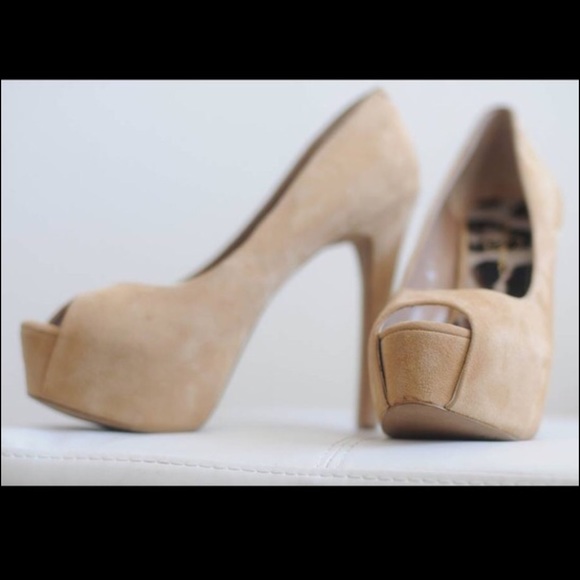 Suede Jessica Simpson heel - Picture 2 of 4