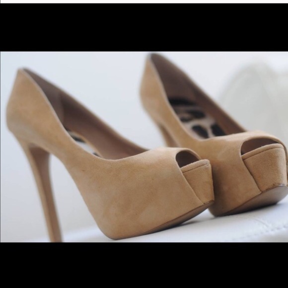 Suede Jessica Simpson heel - Picture 3 of 4