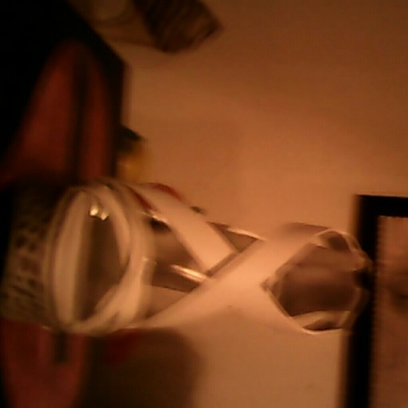 Wegdes - Picture 2 of 3