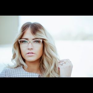 Kate spade "Lyssa" glasses as seen on caraloren