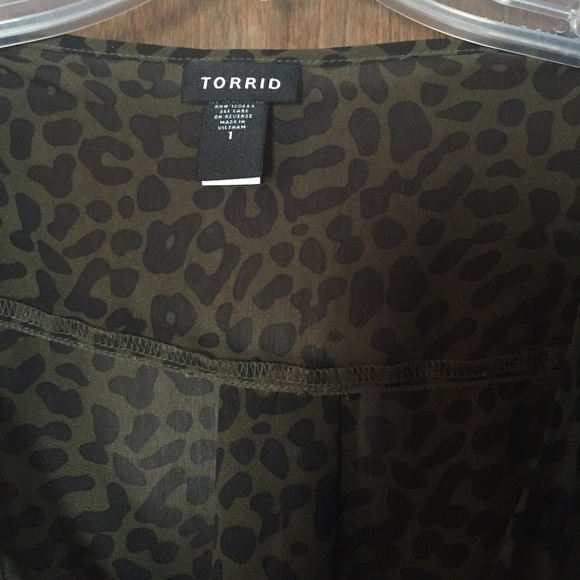 🚫SOLD🚫 Sheer leopard print top - Picture 2 of 2