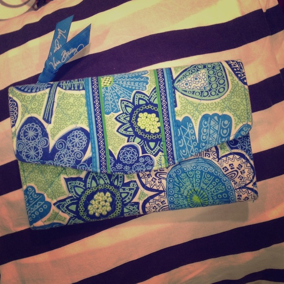Doodle Daisy Vera Bradley Strap Wallet