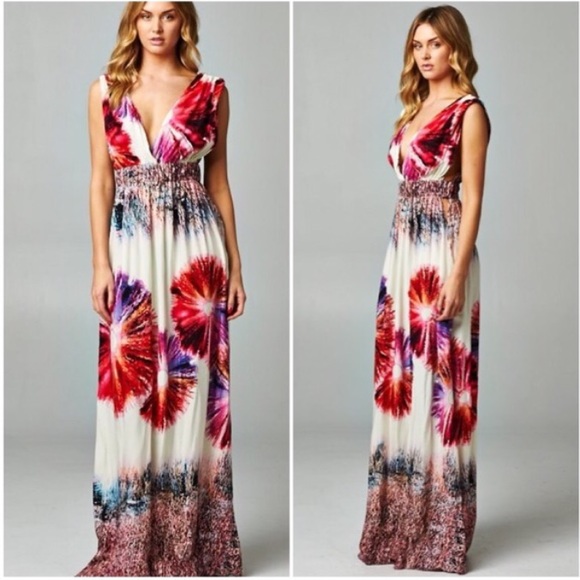 ❗️BOTH COLORS❗️Island Maxi Dress - Picture 3 of 4