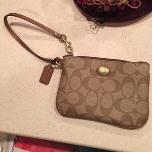 Wristlet