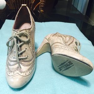 Seychelles off white heels