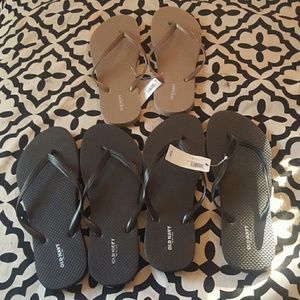 BUNDLE OLD NAVY FLIP FLOPS!