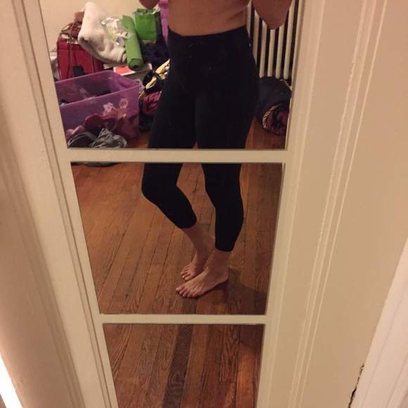 Fabletics black capri leggings
