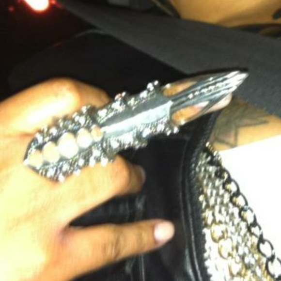 FINGER RING