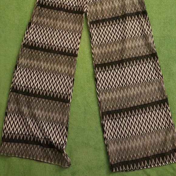 Jumper - Picture 2 of 2