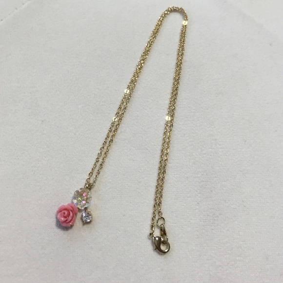 Flower crystal necklace