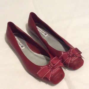 Vintage red American eagle flats