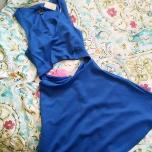 Pretty royal blue dress ??