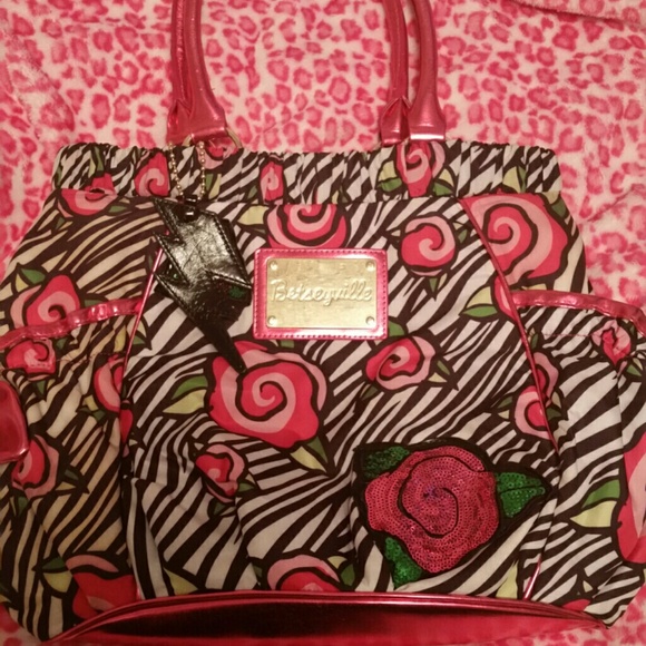 Betseyville  Hand bag