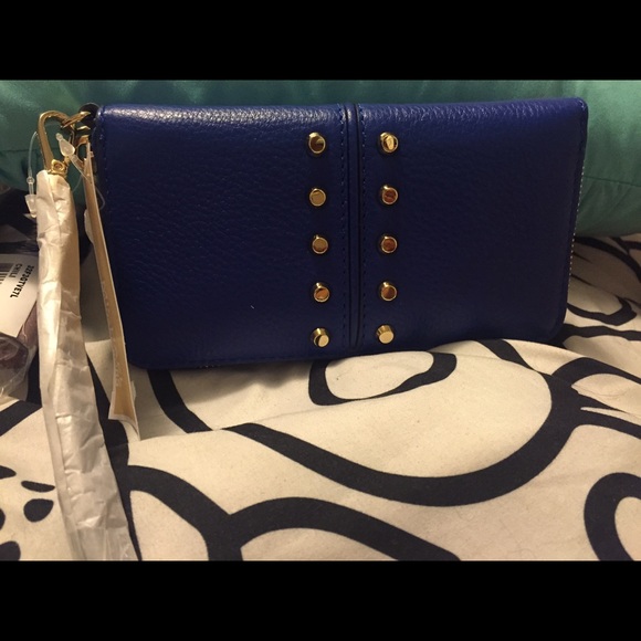 AUTHENTIC MICHAEL KORS WRISTLET WALLET