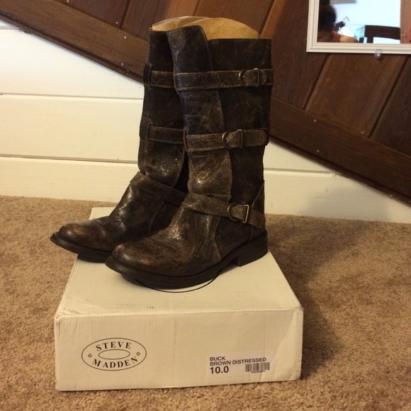 Steve Madden distressed brown "Buck" boots