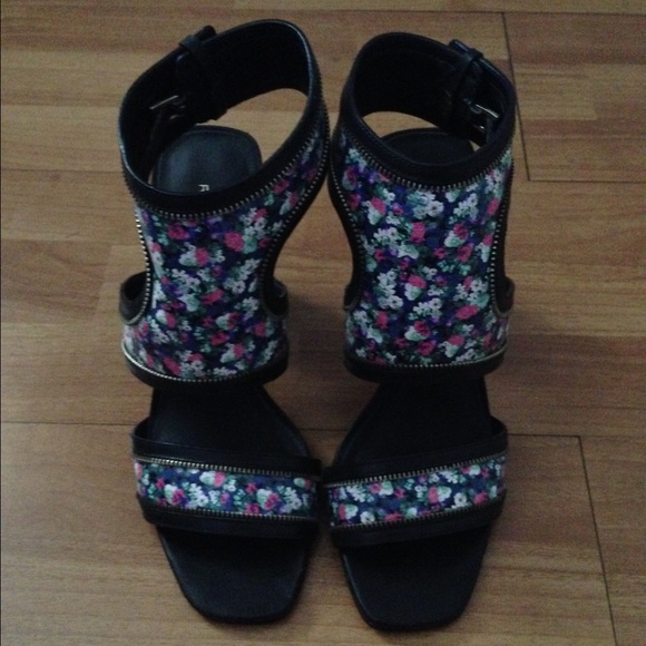 Rebecca Minkoff Floral Heels - Picture 2 of 3