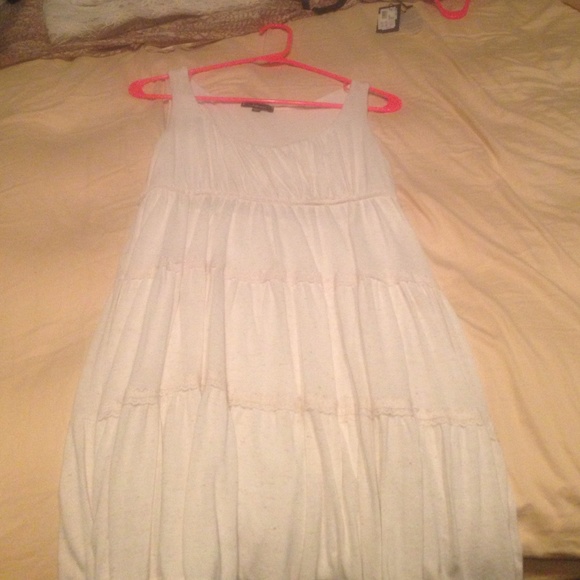 Soprano dress perfect for any season or occasion - Picture 1 of 3