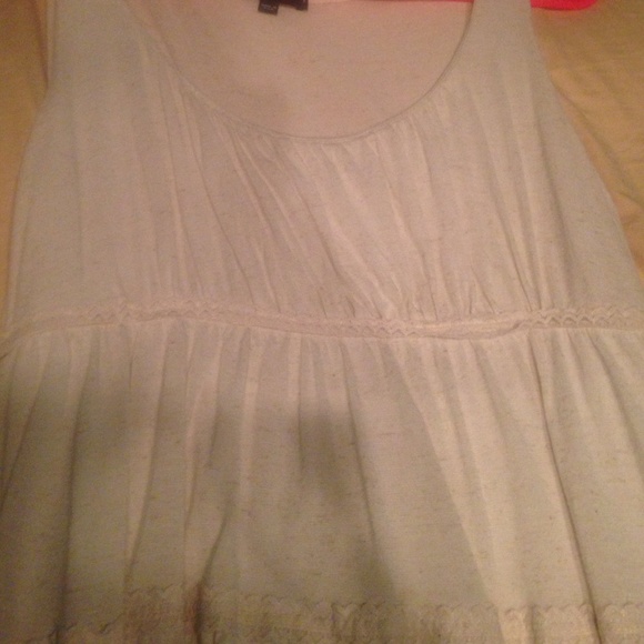 Soprano dress perfect for any season or occasion - Picture 2 of 3