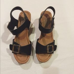 Black wedges sandals