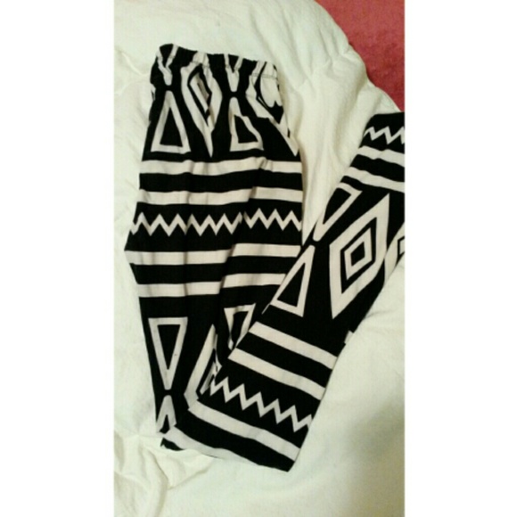 Tribal print leggings