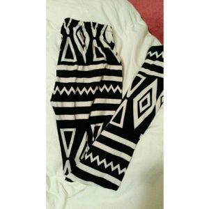 Tribal print leggings