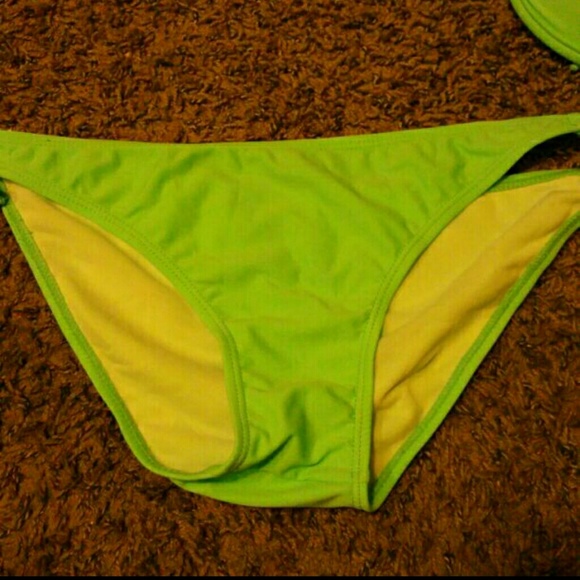 bikini - Picture 3 of 4