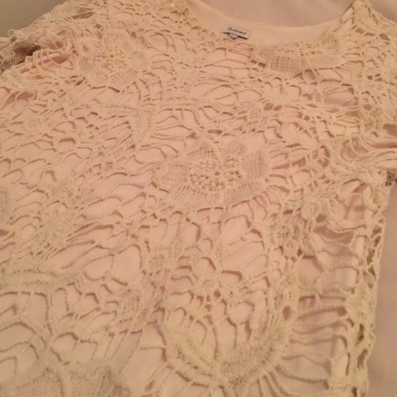 Lace dress - Picture 2 of 3