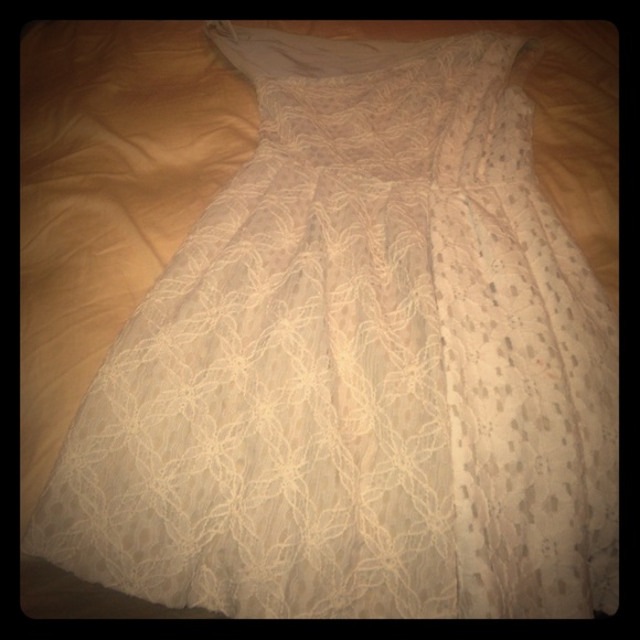 Off the shoulder Rachel Roy crochet dress - Picture 1 of 4