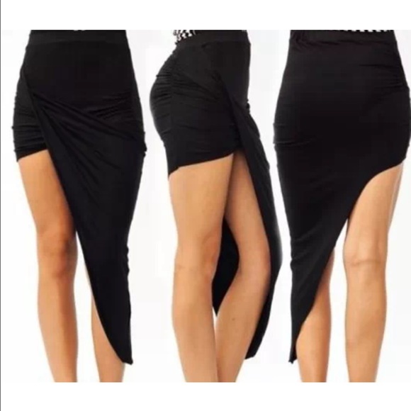 Black high-low twist asymmetrycal skirt. BNWOT