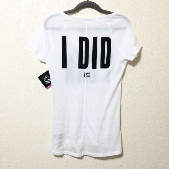 🚫[SOLD] White Black Graphic Logo Workout Top - Picture 3 of 3