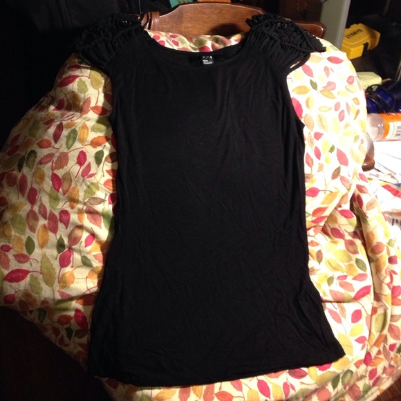 Simply elegant fitted blouse