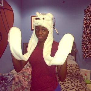 Polar bear hat Great for the winter and brand new