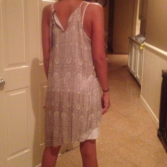 Italy bought Champagne tribal print flowy dress - Picture 2 of 4