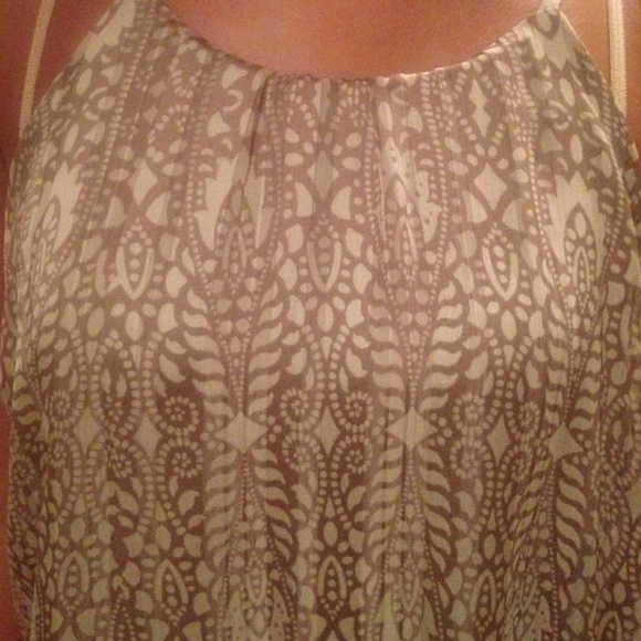 Italy bought Champagne tribal print flowy dress - Picture 3 of 4