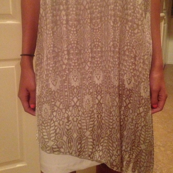 Italy bought Champagne tribal print flowy dress - Picture 4 of 4