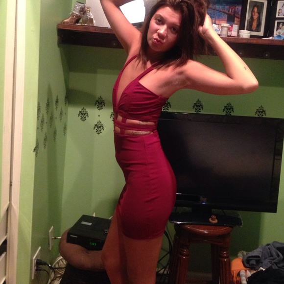 Tobi maroon red mini dress - Picture 2 of 3