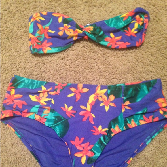 High waisted bikini set