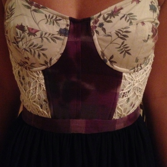 Crochet flower print corset cocktail dress - Picture 3 of 4