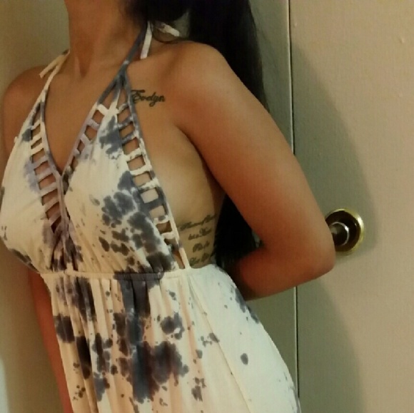 Dress - Picture 3 of 4