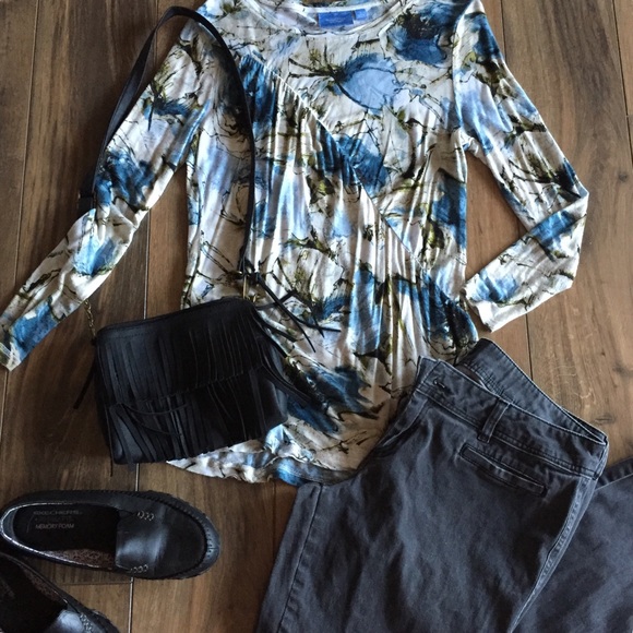 ⚡️SALE⚡️Simply Vera Wang Top