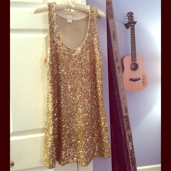❌SOLD❌NWT Gold Sequined Alice + Olivia Dress