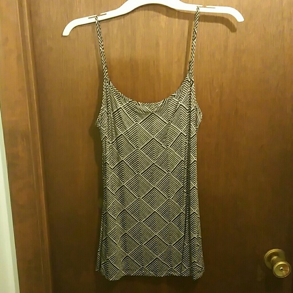 Blck & white adjustablw spaghetti strap tank - Picture 1 of 4