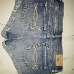 Abercrombie and fitch size 00 light wash shorts