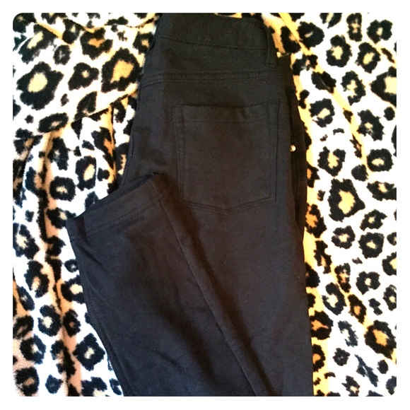 Black leggings with pockets