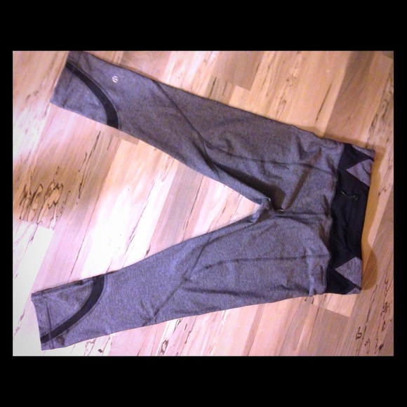 Lululemon Run Inspire Crops -size 6