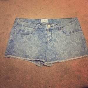 Aeropostale Cutoff Patterned Shorts