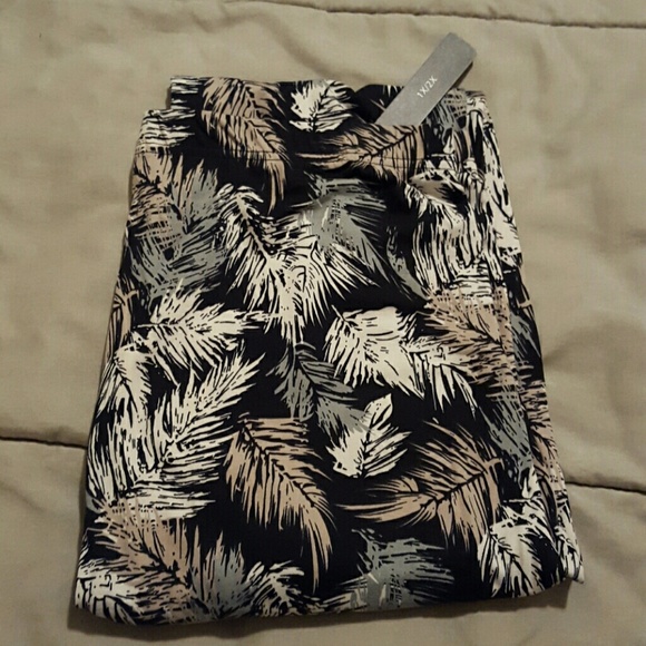 Pants - Feather design leggings
