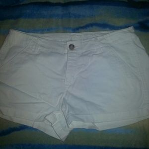 Super White Shorts