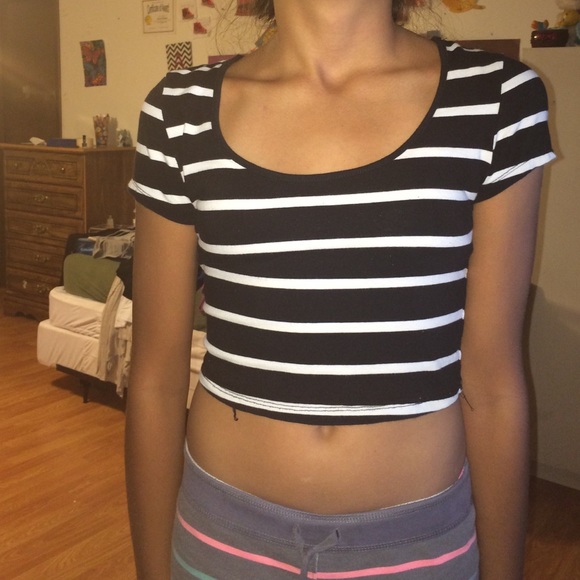 crop top.