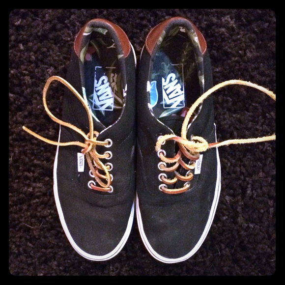 Women's vans size 8, men's 6.5